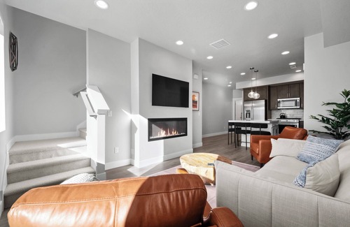 Park City House | Luxury 3 bed/3 bath townhome in Park City, Sauna, 10 min to world-class skiing