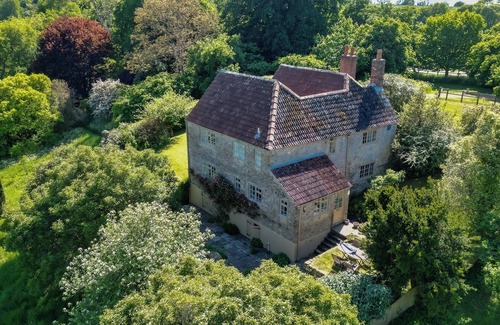 Beaminster House | Luxury 3 Bed Cottage on Rewilding Estate