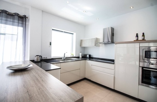 Puerto del Carmen Villa | Luxury 3 bed, 2 bath villa in central Puerto del Carmen with free WiFi & Air Con