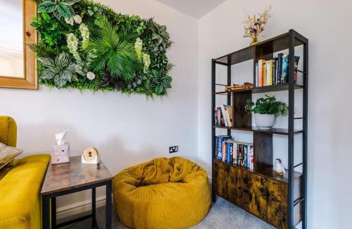 Stanley House | Luxury 3-bed house - Rothwell Gardens - 10mins from Leeds city centre