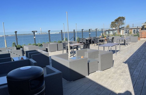 Netley House | Luxury 3 bed mobile home on the sea