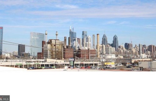South Philadelphia House | Luxury 3 bed near PENN / CHOP with skyline view!