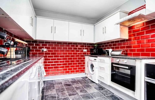 Birmingham House | Luxury 3-bed with Free Parking