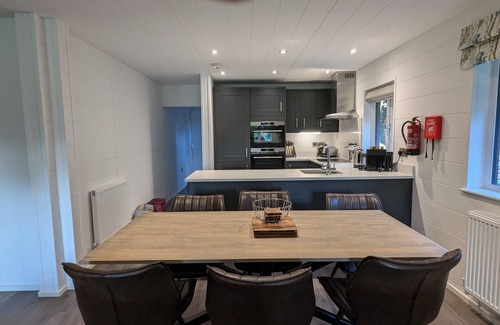 Praze-An-Beeble House | Luxury 3-bedroom lodge. Spacious country estate. Own hot tub. Free gym, pool etc
