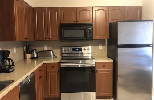 Villages of Palm Beach Lakes Condo | Luxury 3-Bedroom Townhouse in Palm Beach Resort Community