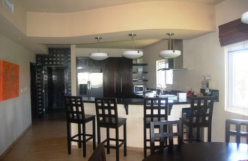 Antoneys Cay Condo | Luxury 3 Bedroom/2 Bath Waterfront Condo in a quiet part of West End, Roatán