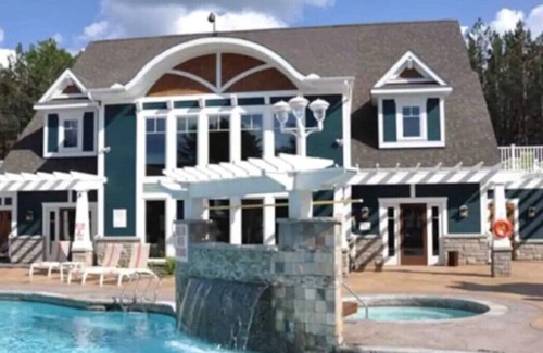 Baysville Villa | Luxury 3 Bedroom, 3 Bathroom Villa on Lake of Bays
