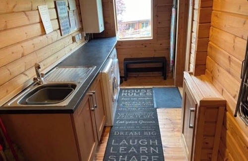Llanbedr Cabin | Luxury 3 bedroom, 3 bathroom lodge with hot tub