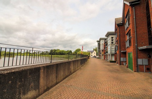 North Wheatley House | Luxury 3 bedroom 3 storey riverside living in a tranquil location.