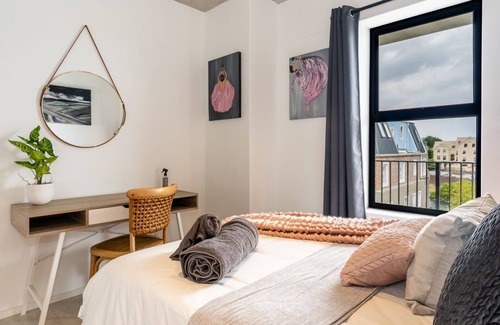 Plumstead Apartment | Luxury 3 bedroom apartment at the Alphen Glen