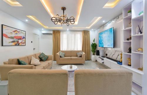 Ofin Apartment | LUXURY 3 bedroom Apartment Victoria Island Lagos with swimming pool play station 5 Netflix