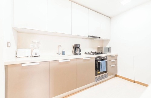Tumba Vieja Apartment | Luxury 3 Bedroom apt free parking balcony Bayview
