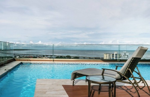 Tumba Vieja Apartment | Luxury 3 Bedroom apt free parking balcony Bayview