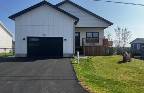 North Rustico House | Luxury 3 bedroom w/kings listing in North Rustico- walk to the beach