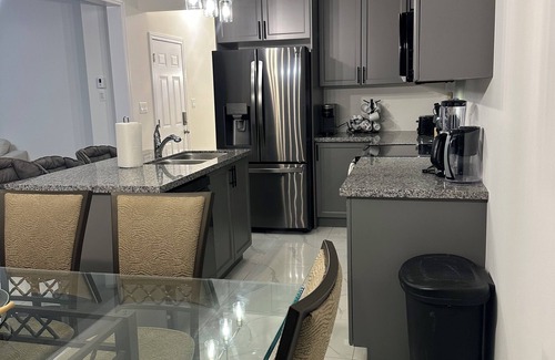Wasaga Beach House | LUXURY 3 BEDROOM RETREAT IN WASAGA BEACH 15MIN DRIVE TO MANY AMENITIES!