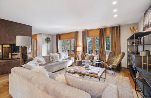 Chermignon Apartment | Luxury 3 bedroom - Palm Springs by Mrs Miggins'