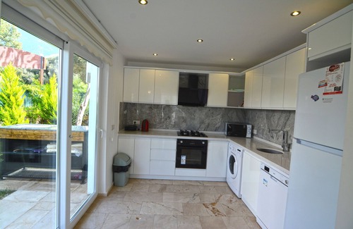 Oludeniz Villa | luxury 3 bedroom city villas in oludeniz for rent with private pool and garden