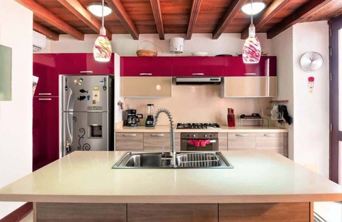 Centro Apartment | Luxury 3 Bedroom Colonial Apartment in Old City