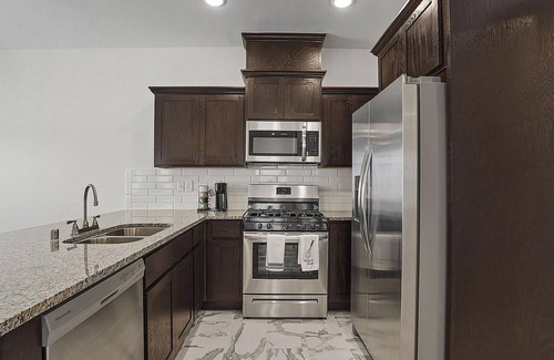 Chamberino House | Luxury 3 bedroom duplex with 2 car garage