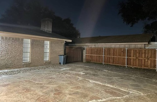 Irving House | Luxury 3 Bedroom Home Minutes From DFW and Dallas Love Field Airports