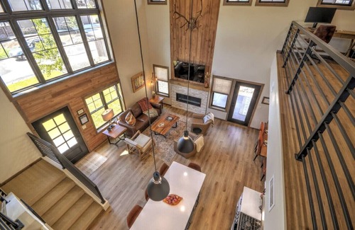 Red Lodge Apartment | Luxury 3 Bedroom home with Sauna