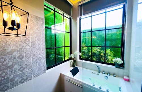 Santa Maria House | Luxury 3 Bedroom HotSpring Villa 35 Mins Away MNL