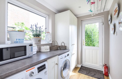 Chichester House | Luxury 3 bedroom house in central Chichester; quiet, parking, lovely big garden