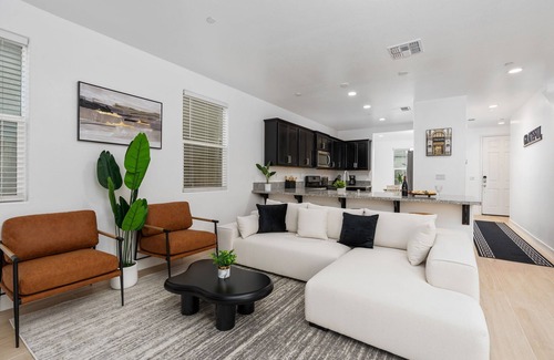 Fresno House | Luxury 3 bedroom House/Designer