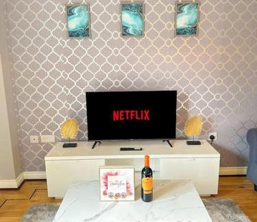 Newcastle-upon-Tyne Apartment | Luxury 3 Bedroom House With FREE Parking