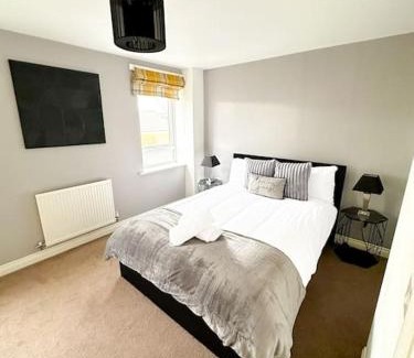 Newcastle-upon-Tyne Apartment | Luxury 3 Bedroom House With FREE Parking