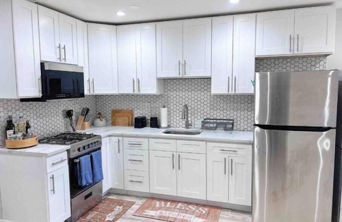 Castle Hill House | Luxury 3 bedroom. *No cleaning fee*
