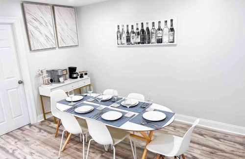 Castle Hill House | Luxury 3 bedroom. *No cleaning fee*