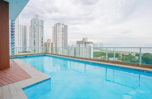 Tumba Vieja Apartment | Luxury 3 Bedroom Oceanview apt w parking balcony