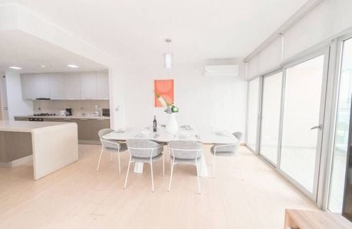 Tumba Vieja Apartment | Luxury 3 Bedroom Oceanview apt w parking balcony