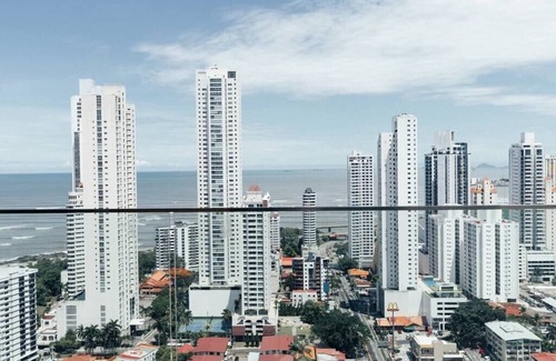 Tumba Vieja Apartment | Luxury 3 Bedroom Oceanview apt parkingandbalcony