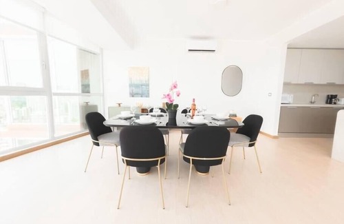 Tumba Vieja Apartment | Luxury 3 Bedroom Oceanview apt parkingandbalcony