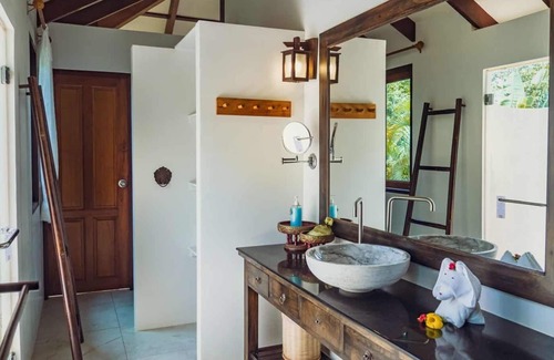 Nuea Khlong Villa | Luxury 3 Bedroom Pool Villa Baan Wajda !!