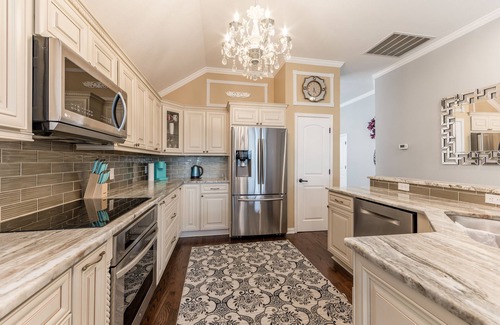 Frisco House | Luxury 3 bedroom residential home in Frisco