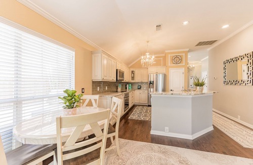 Frisco House | Luxury 3 bedroom residential home in Frisco