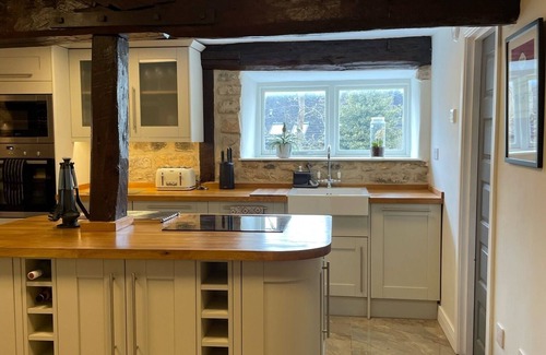 Stamford Apartment | Luxury 3 Bedroom Spacious Apartment - Central Stamford