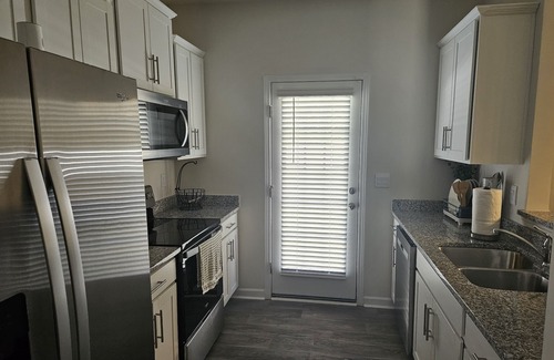 Paw Creek House | Luxury 3-bedroom townhome located in brilliant Charlotte with Amenities