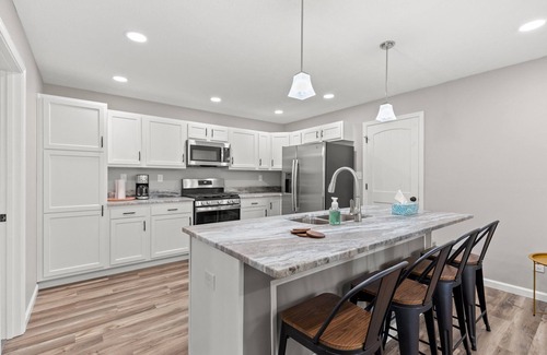 Nicholasville House | Luxury 3-bedroom house with WiFi, AC, Hottub.