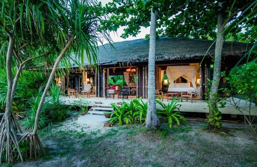 Nuea Khlong Villa | Luxury 3 Bedroom Villa Baan Raj !!