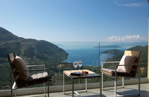 Fternon Villa | LUXURY 3 bedroom villa infinity pool, near Mikros Gialos beach, Sivota & Nidri