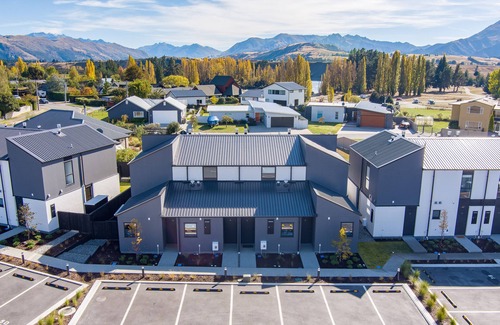 Albert Town Apartment | Luxury 3 Bedroom Wanaka Townhouse