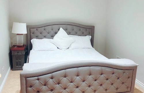 King Other | Luxury 3 Bedrooms Guest House In King City