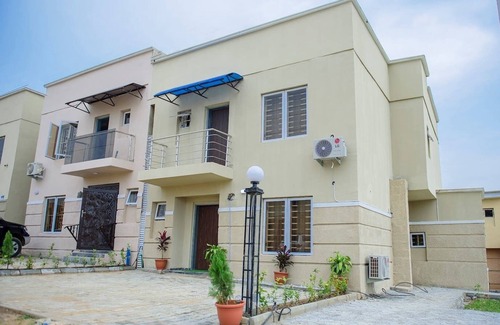 Abuja House | Luxury 3 Beds Apart - 24Hrs Elect/WIFI/Security