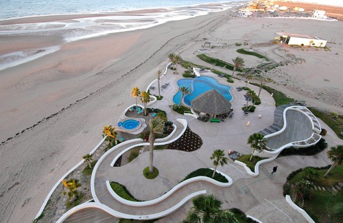 Las Conchas Condo | Luxury 3 BR/3.5 BA-Tessoro/Gorgeous/Views/Beachfront - Sleeps 8 - 2345 Sq Ft.