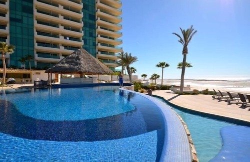 Las Conchas Condo | Luxury 3 BR/3.5 BA-Tessoro/Gorgeous/Views/Beachfront - Sleeps 8 - 2345 Sq Ft.