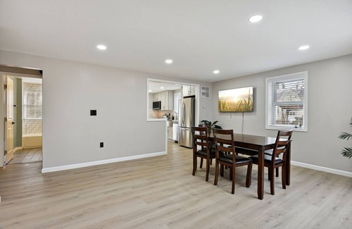 Lakeview House | Luxury 3 BR Single Family Home - Half Acre Fenced lot, Backed to woods